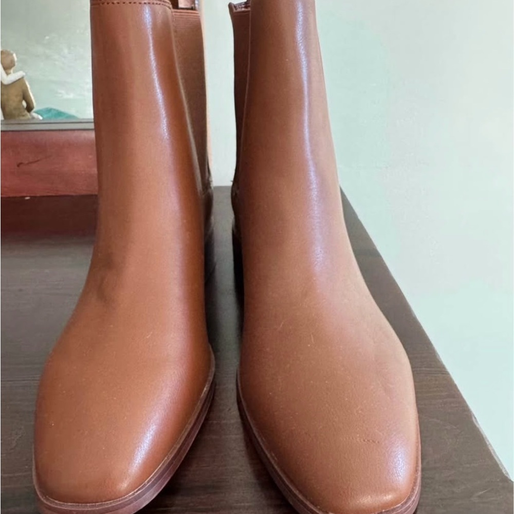 Women’s J Crew Chelsea Brown Leather Boots